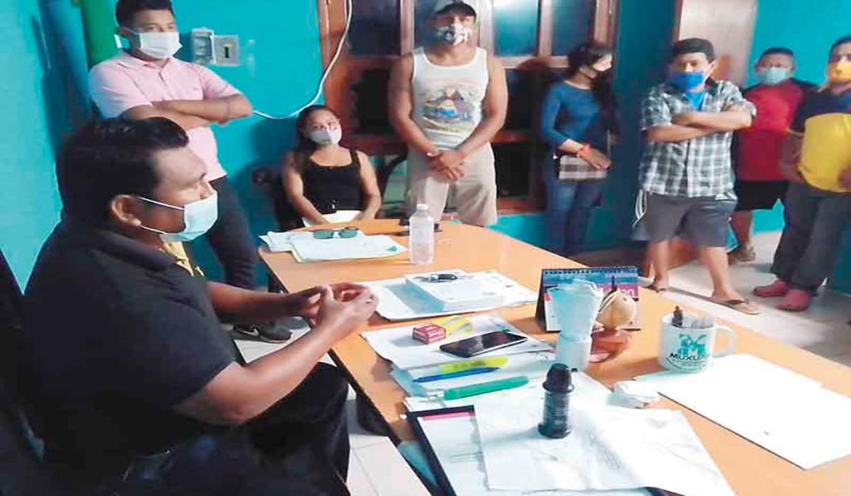 Los campesinos argumentan que son dueños del
área donde se construyeron las viviendas. Foto: Alejandro Collí.