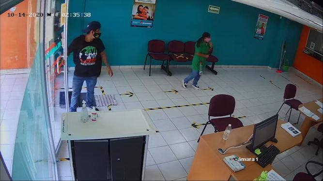 El hombre fue detenido en posesión de 6 mil pesos y un celular Foto: Facebook El hombre fue detenido en posesión de 6 mil pesos y un celular Foto: Facebook