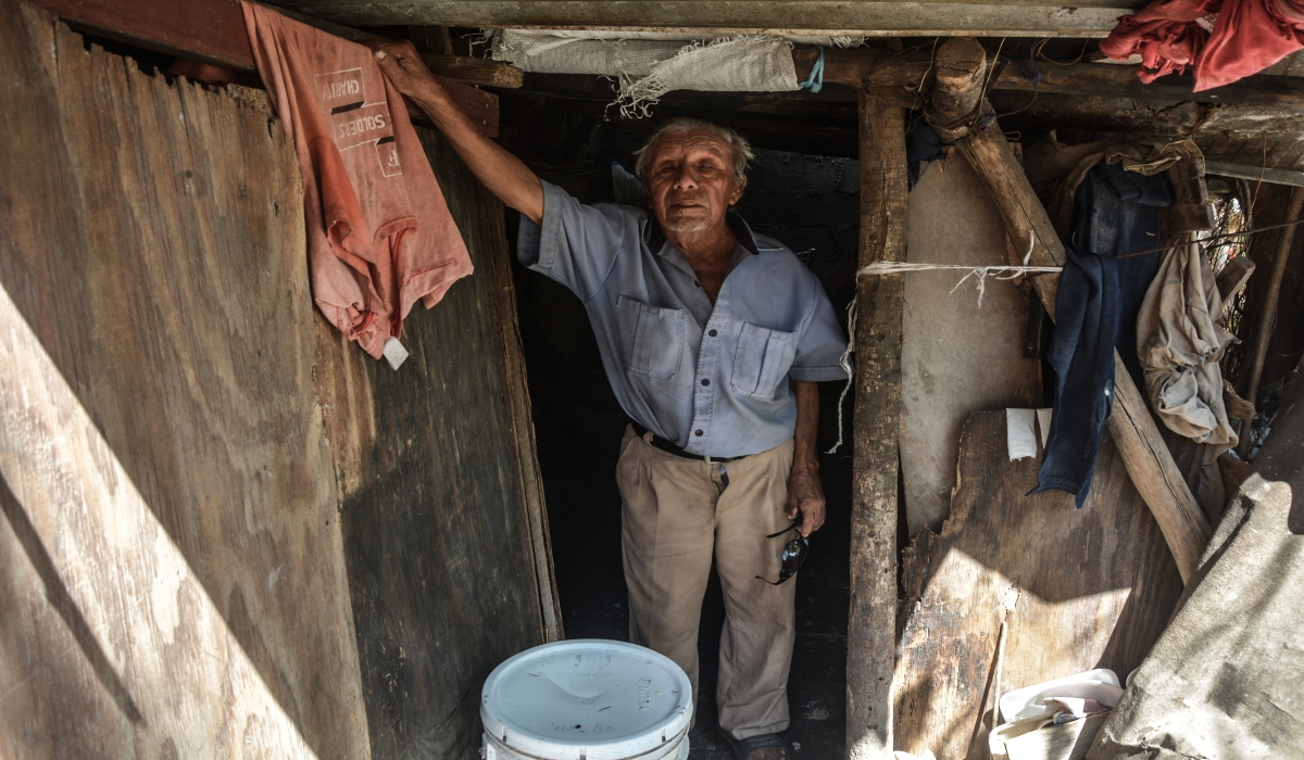 Don Fernando dice que el predio es producto de un crédito que le dieron los fundadores del municipio. Foto: Víctor Ávalos.