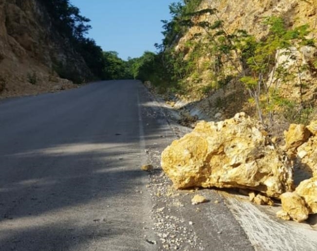 La Comisión Nacional de Emergencias (CNE) Delegación Ribera del Río Hondo mantiene operativo para evitar accidentes vehiculares. Foto. Abraham Cohuó La Comisión Nacional de Emergencias (CNE) Delegación Ribera del Río Hondo mantiene operativo para evitar accidentes vehiculares. Foto. Abraham Cohuó