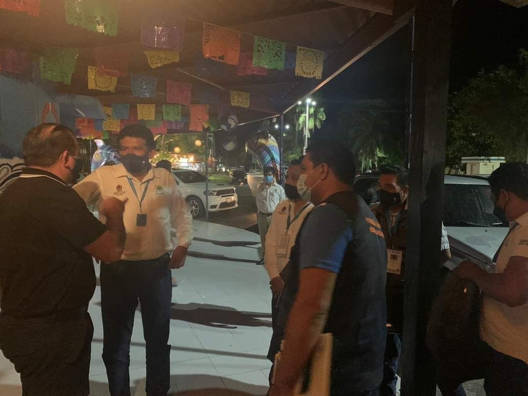 Se detectó que un restaurante no complía con las especificaciones de salud. Foto: Abraham Cohuó