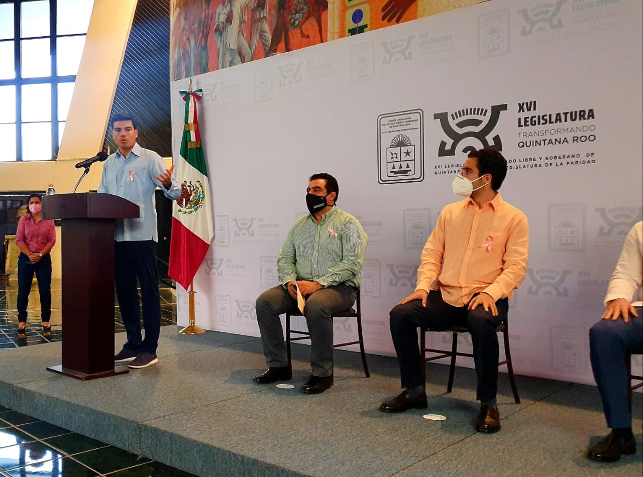Los aviadores costaban al Congreso aproximadamente 500 mil pesos mensuales en concepto de salarios y compensaciones. Foto: Gabriel E. Manzanilla