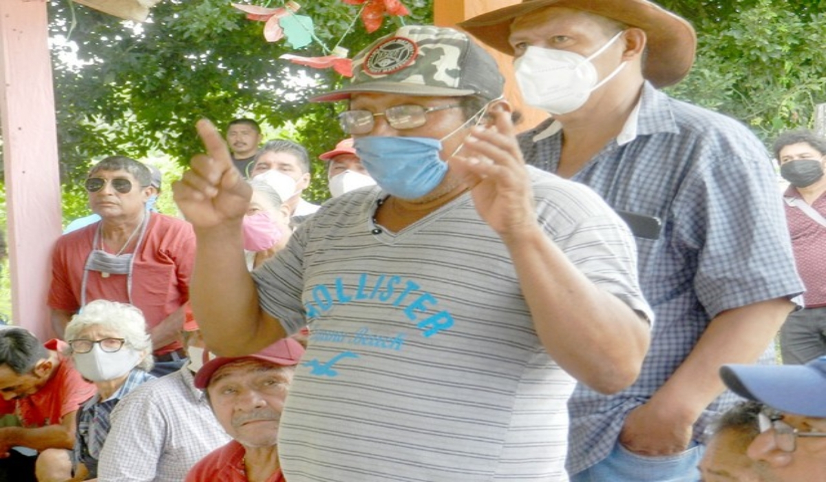 Hipólito Queb Lozano acusó que el comisario ejidal se esconde para no rendir cuentas. Foto: Erasmo Cruz.