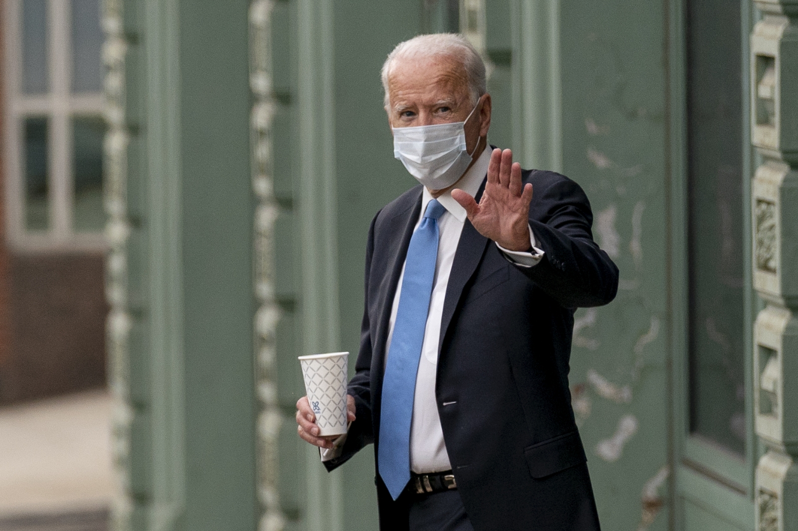 Joe Biden da negativo a COVID-19
