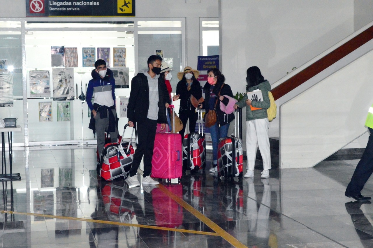 La aerolínea Volaris aumentó dos vuelos y se espera un incremento en noviembre. Foto: Alan Gómez