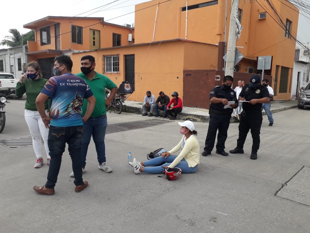 La mujer tuvo la culpa del accidente, ya que no respetó su alto. Foto: José Pacheco La mujer tuvo la culpa del accidente, ya que no respetó su alto. Foto: José Pacheco