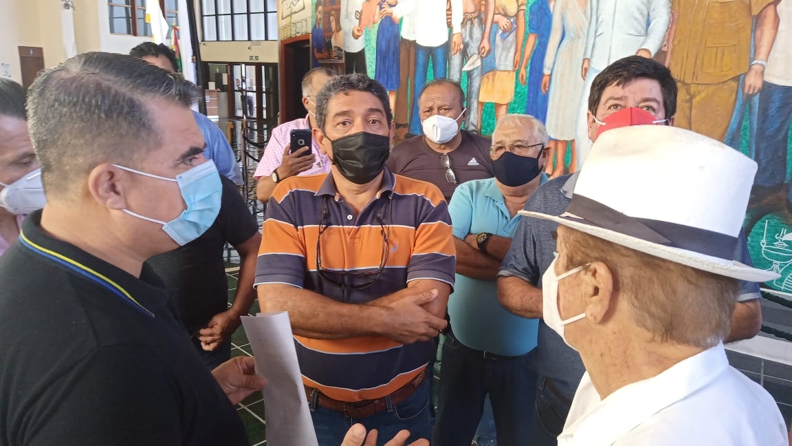 Los manifestantes dijeron no estar de acuerdo con el nombramiento de foráneos en cargos públicos importantes. Foto: Gabriel Manzanilla
