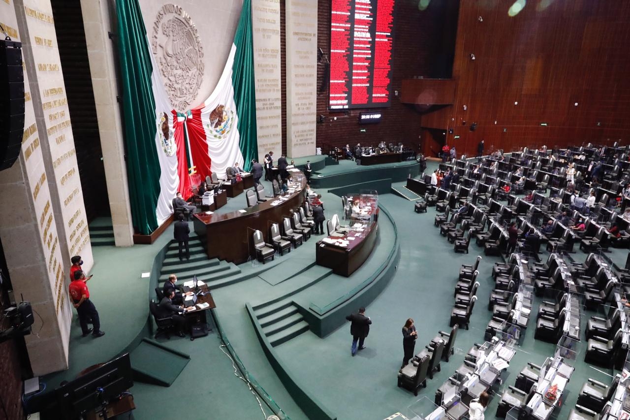 El pleno de la Cámara de Diputados discuten el proyecto de reforma en materia eléctrica