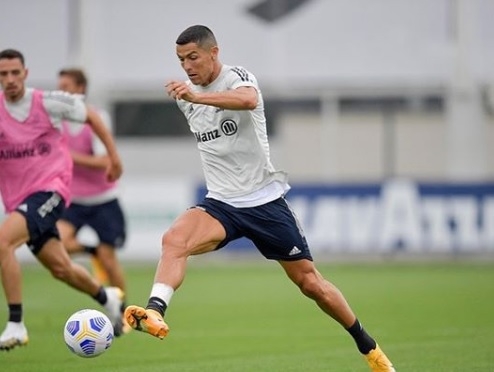 El astro del futbol ha mostrado cómo pasa la cuarentena a través de sus redes sociales. Foto: Internet El astro del futbol ha mostrado cómo pasa la cuarentena a través de sus redes sociales. Foto: Internet