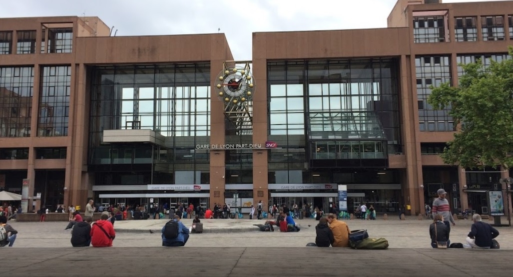 Algunos trenes fueron desviados a otros puntos de la ciudad. Foto: Internet Algunos trenes fueron desviados a otros puntos de la ciudad. Foto: Internet
