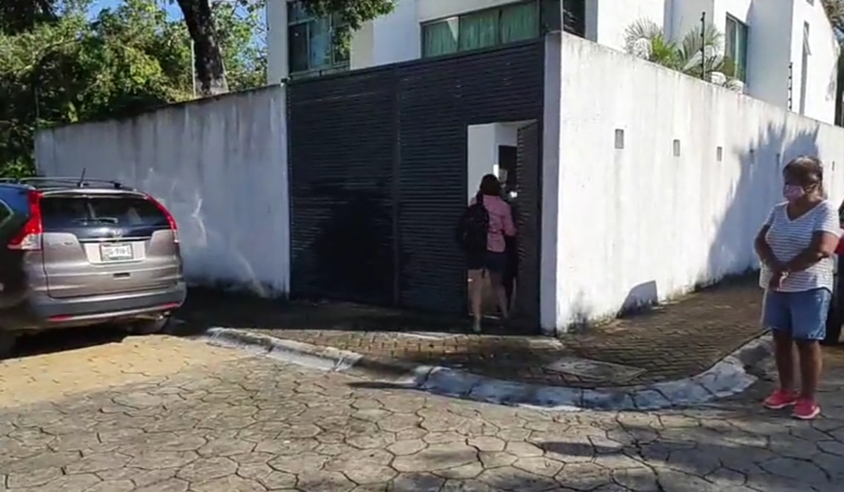 Encargados del sitio demandarán a los vecinos por tomar fotos a los menores. Foto: Joel Tzab. Encargados del sitio demandarán a los vecinos por tomar fotos a los menores. Foto: Joel Tzab.