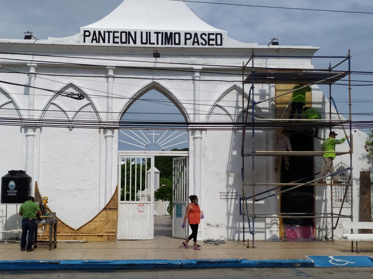 El primer premió será de cinco mil pesos y serán los mismos usuarios de Facebook quienes escojan al altar ganador. Foto: Juan García