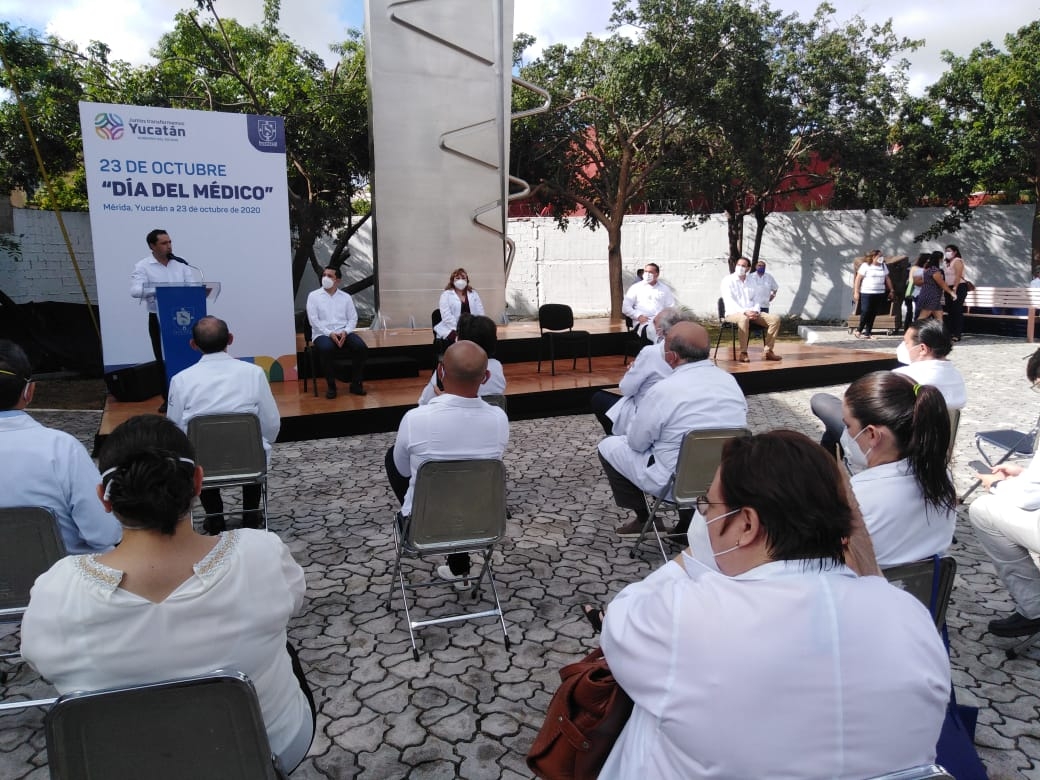 El evento se realiza en el Monumento al Médico, ubicado en la avenida Cámara de Comercio. Foto: Oscar Suaste El evento se realiza en el Monumento al Médico, ubicado en la avenida Cámara de Comercio. Foto: Oscar Suaste