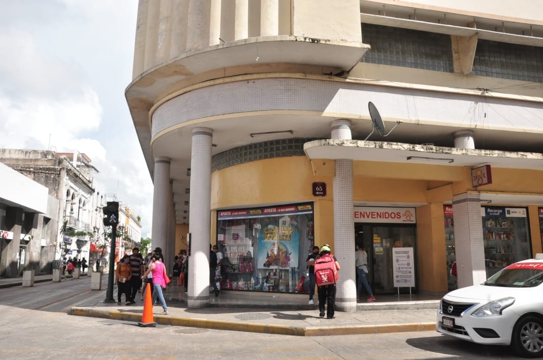 Según comentarios en el establecimiento, la persona acabó saldando la prenda implicada en el altercado y no pasó a mayores. Foto: Cecilia Abreu
Según comentarios en el establecimiento, la persona acabó saldando la prenda implicada en el altercado y no pasó a mayores. Foto: Cecilia Abreu
