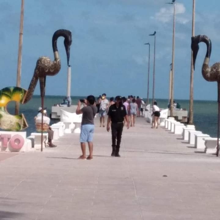 Se registra una alta presencia vacacionistas en todas las áreas de interés, playas y restaurantes Se registra una alta presencia vacacionistas en todas las áreas de interés, playas y restaurantes