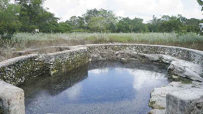 En el ritual 12 vírgenes se bañaron en su aguas Foto: Edwin Aguilar