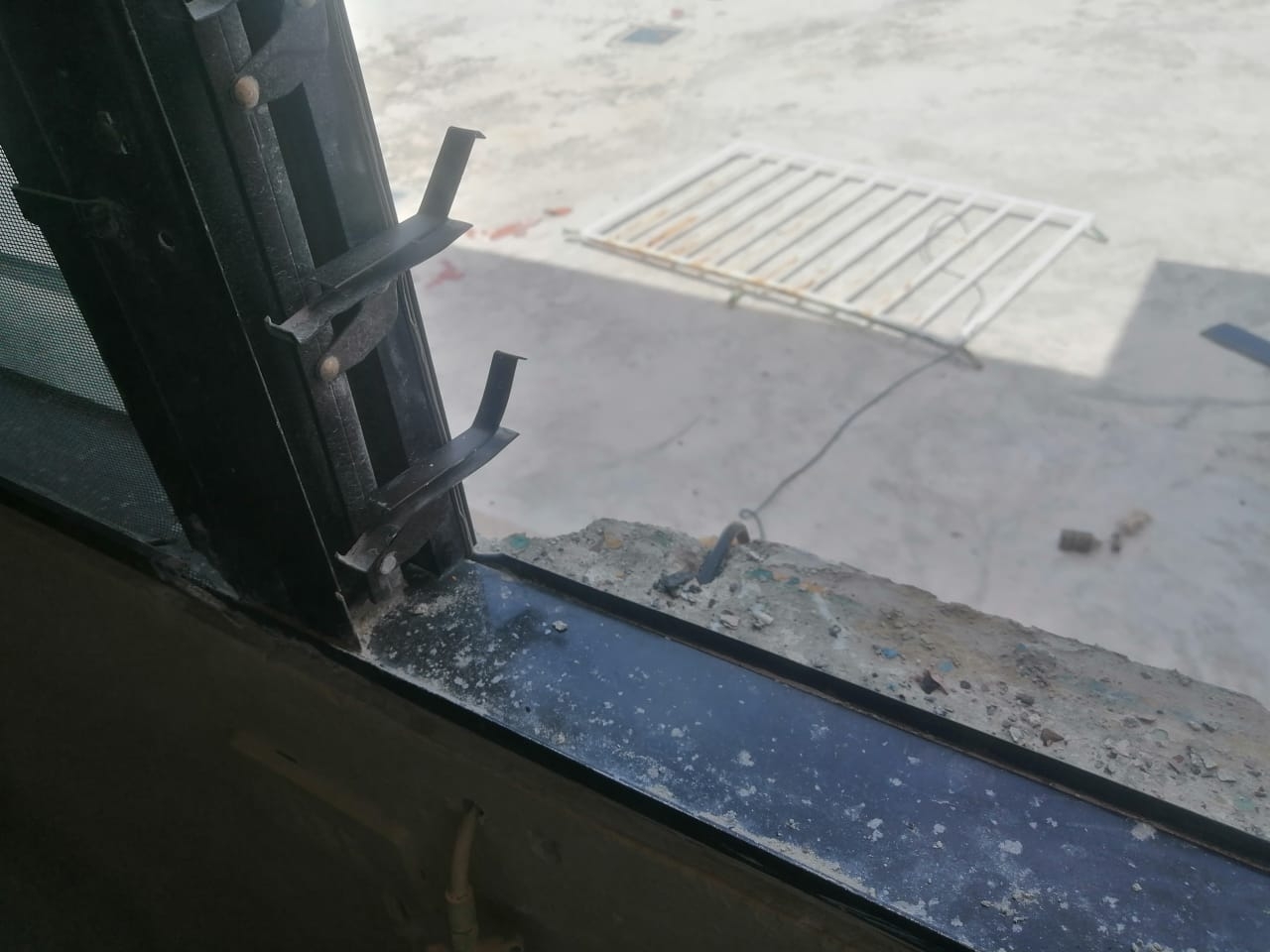 Imágenes del robo en la casa de playa que fue hurtada el pasado 29 del mes pasado y que al parecer el detenido de ayer es de quien se cree cometió el robo en la vivienda. Imágenes del robo en la casa de playa que fue hurtada el pasado 29 del mes pasado y que al parecer el detenido de ayer es de quien se cree cometió el robo en la vivienda.