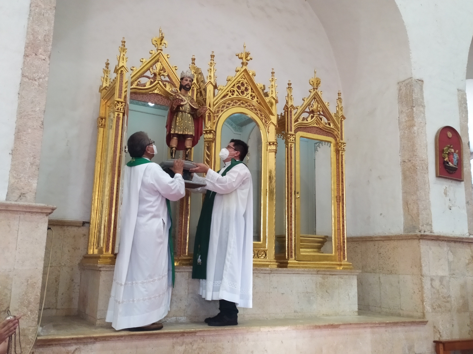 En la tradicional Subida de Reyes se hizo énfasis en la importancia de comprender que el Señor espera que miremos más allá de nuestros propios intereses, gustos y le tendamos la mano al prójimo necesitado. En la tradicional Subida de Reyes se hizo énfasis en la importancia de comprender que el Señor espera que miremos más allá de nuestros propios intereses, gustos y le tendamos la mano al prójimo necesitado.