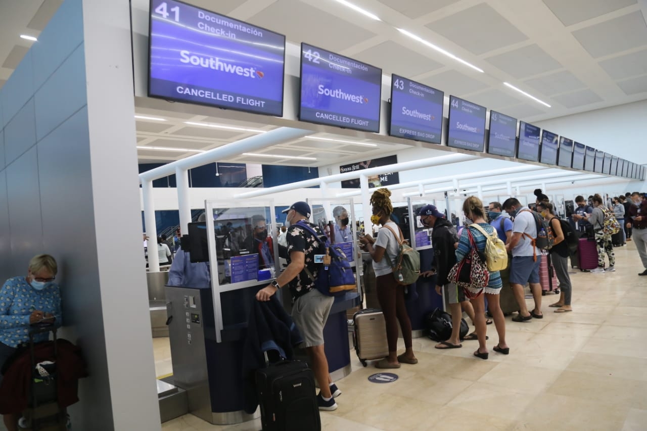 Solo la aerolínea Southwest suspendió sus vuelos a San Luis Missouri a las 14:25 horas. Foto: Erick Marfil Solo la aerolínea Southwest suspendió sus vuelos a San Luis Missouri a las 14:25 horas. Foto: Erick Marfil