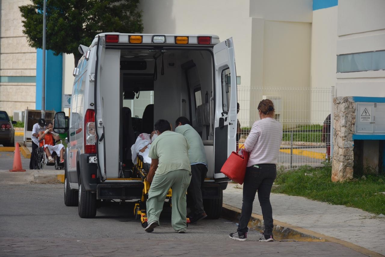 La consulta externa será suspendida a partir de las 14:00 horas de este lunes. Foto: Mario Hernández La consulta externa será suspendida a partir de las 14:00 horas de este lunes. Foto: Mario Hernández