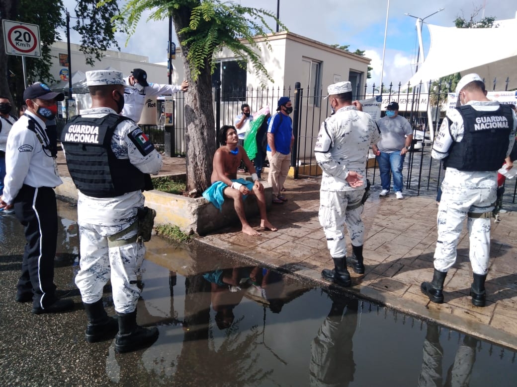 El hombre indicó que no lo querían dejar ir Foto: Fernando Poó El hombre indicó que no lo querían dejar ir Foto: Fernando Poó