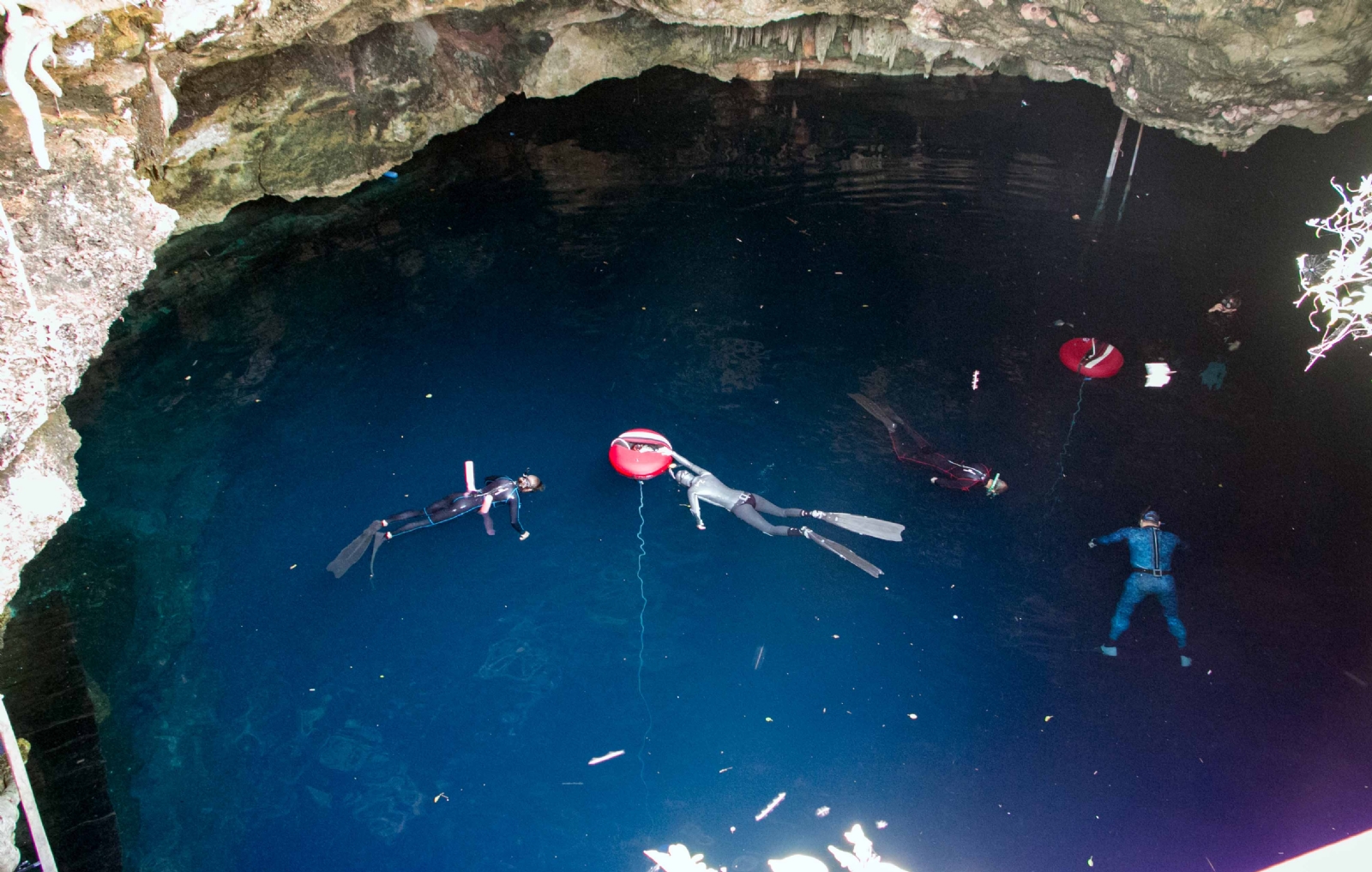 Cuando el agua comenzaba a descender, a finales de septiembre, los remanentes de Gamma y Delta, dieron paso a que nuevamente subiera cerca de un metro. Cuando el agua comenzaba a descender, a finales de septiembre, los remanentes de Gamma y Delta, dieron paso a que nuevamente subiera cerca de un metro.