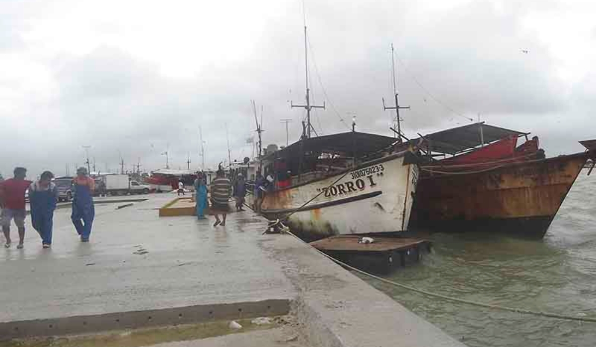 Los hombres de mar señalaron que el huracán se sintió como un frente frío. Foto: Por Esto!