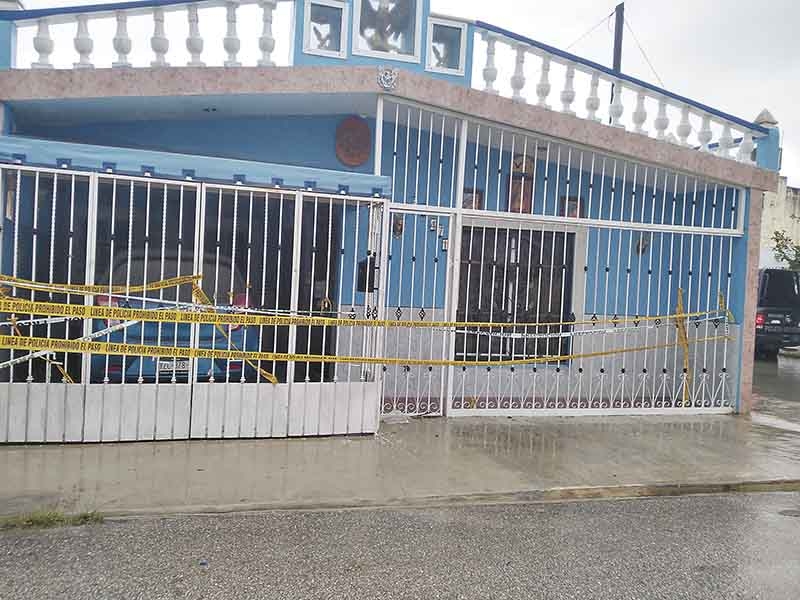 El predio continúa siendo resguardado por elementos policíacos. Foto: Armando Gamboa Romero. El predio continúa siendo resguardado por elementos policíacos. Foto: Armando Gamboa Romero.