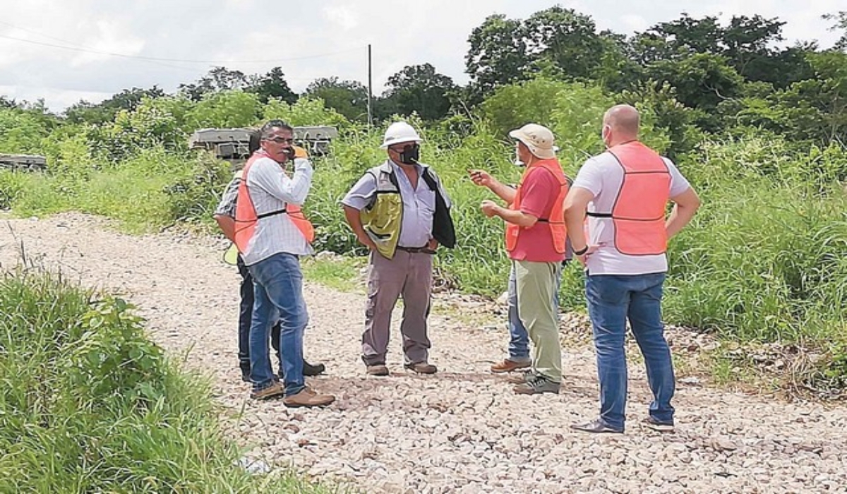 Los trabajadores constataron las labores que se realizan en el sitio. Foto: Néstor Cuevas. Los trabajadores constataron las labores que se realizan en el sitio. Foto: Néstor Cuevas.