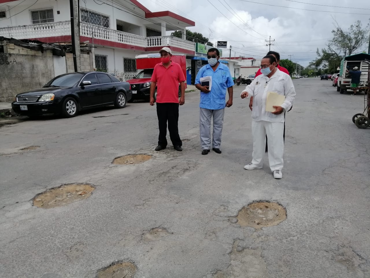 Los baches representan un peligro para los conductores de automóviles. Foto: Luis Enrique Tuz Los baches representan un peligro para los conductores de automóviles. Foto: Luis Enrique Tuz