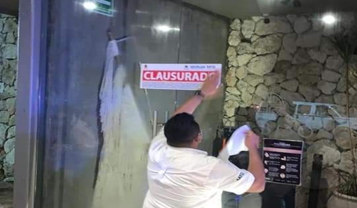 La Sefiplan colocó los sellos de clausura en el establecimiento. Fotos: Por Esto!