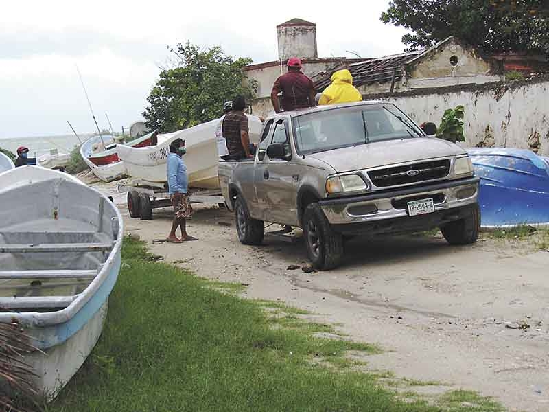 Pescadores piden la construcción de un puerto de abrigo en Chicxulub Puerto