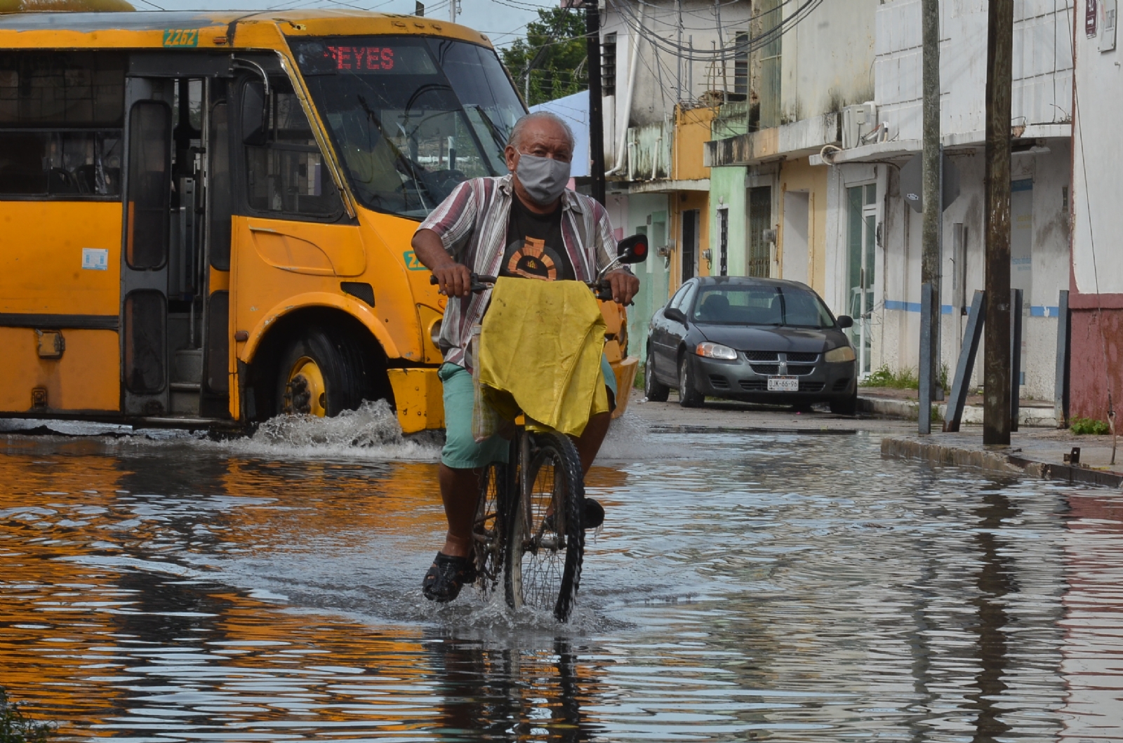 La trayectoria es hacia el suroeste a una velocidad de 7 kilómetros por hora. Foto: Por Esto!