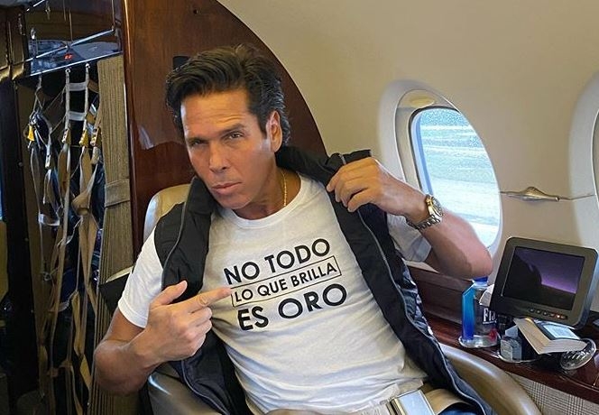 Instgaram @robertopalazuelosbadeaux