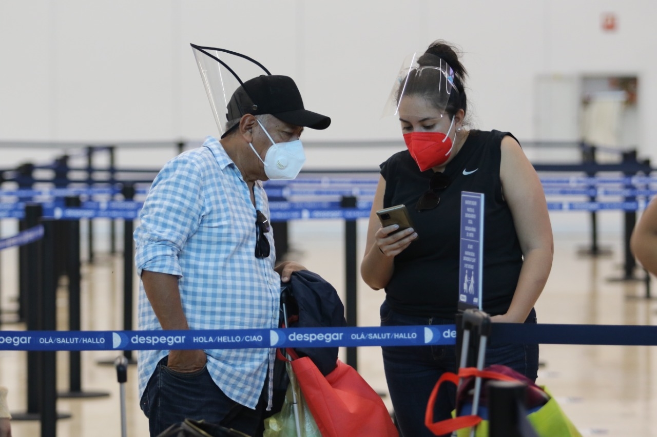Delta provocó daños en postes de teléfono del municipio Foto: Por Esto! Quintana Roo