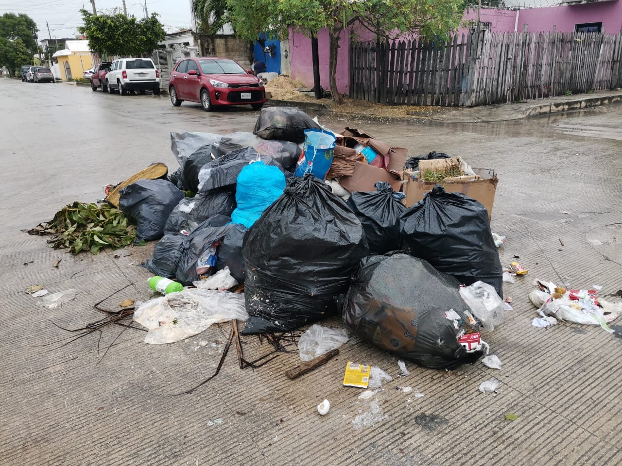 Vecinos se quejan por servicio de recoja de basura en Cancún