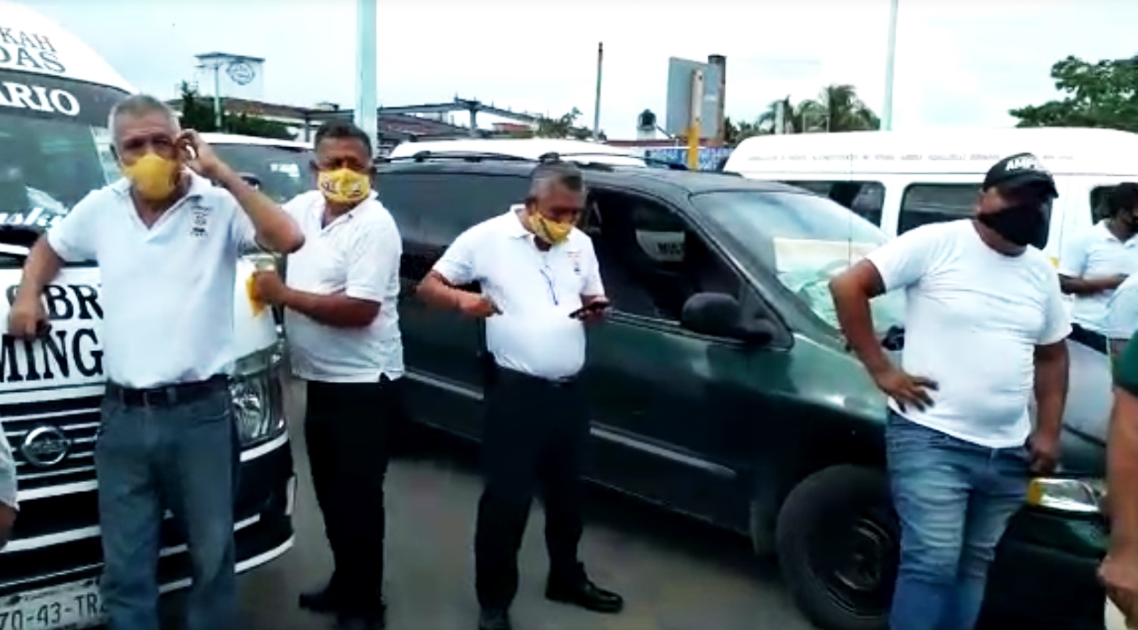 Suspenden el servicio de combis en Chetumal para exigir un aumento al pasaje