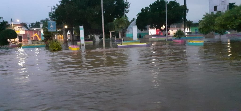 Por inundaciones, cierran calles en José María Morelos