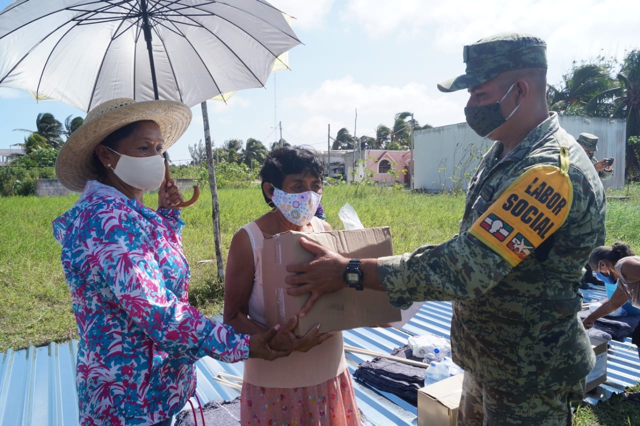 Personal militar llevó a cabo la distribución de insumos del Fondo Nacional de Desastres. Foto: Especial Personal militar llevó a cabo la distribución de insumos del Fondo Nacional de Desastres. Foto: Especial