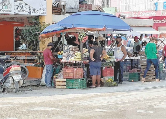 Con la contingencia sanitaria, aumentaron los venteros ambulantes en Candelaria.