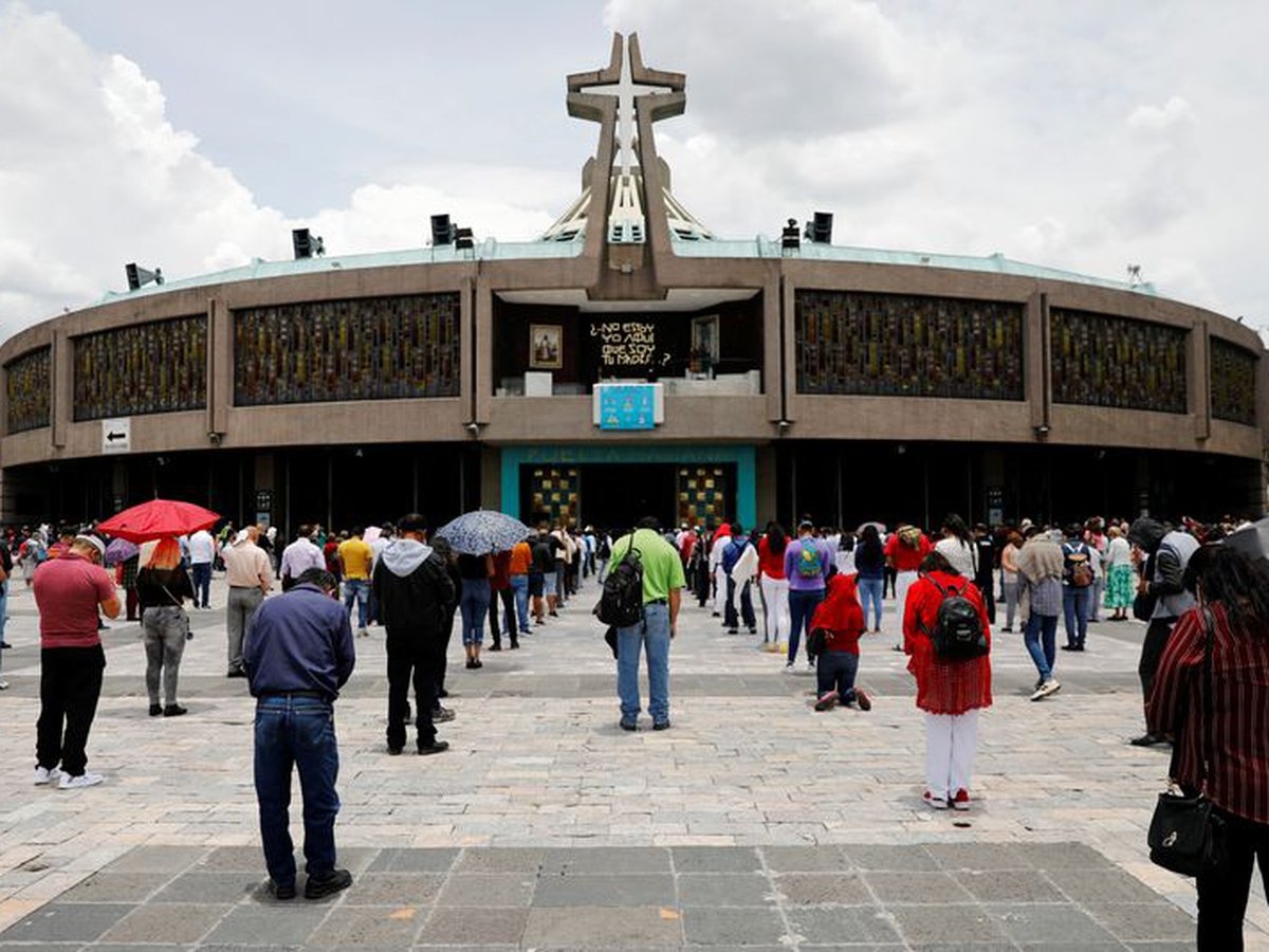 Las autoridades católicas indicaron que se busca reducir el número de fieles que asistan a la Basílica de Guadalupe Foto: Reuters