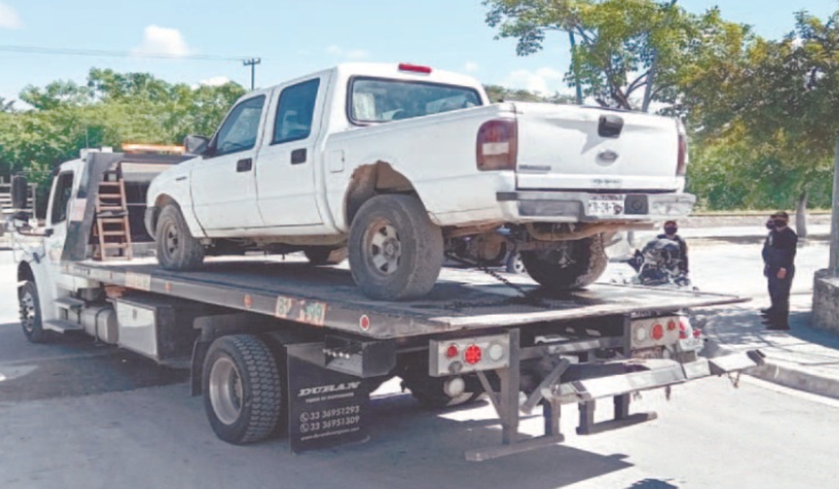 Un volquete y una camioneta fueron confiscadas por las autoridades.