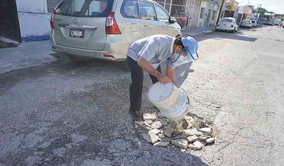 Regidores de Mérida discuten por obras de bacheo en sesión de cabildo