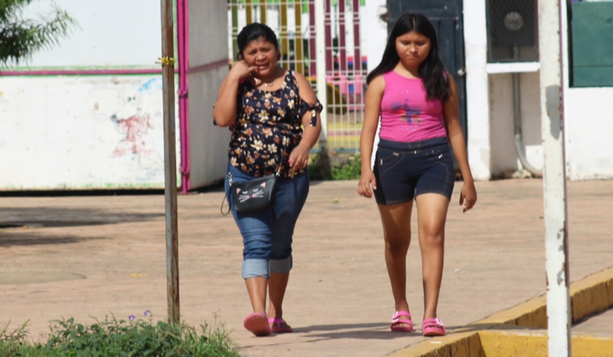Pobladores de José María Morelos deambulan sin ningún tipo de protección. Pobladores de José María Morelos deambulan sin ningún tipo de protección.