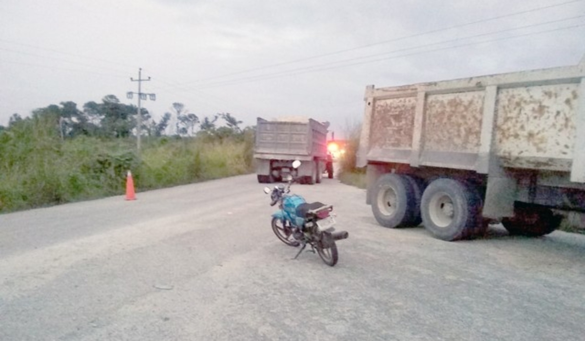 El motociclista falleció instantáneamente en lugar de los hechos.