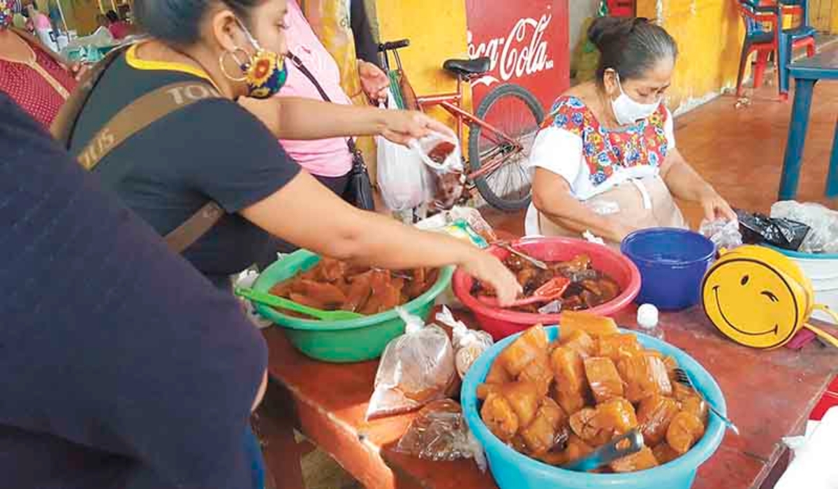 Abuelitas de Hunucmá resaltan la importancia de celebrar el Hanal Pixán