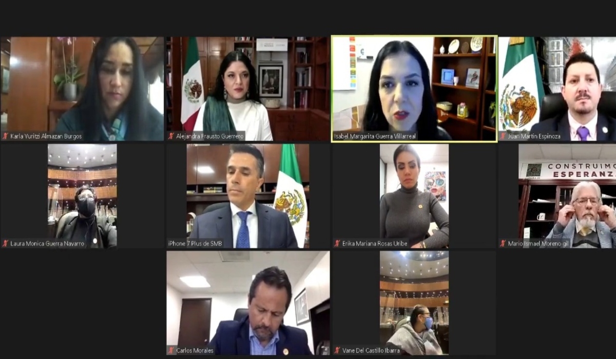 La comparecencia duró tres horas y media. La comparecencia duró tres horas y media.