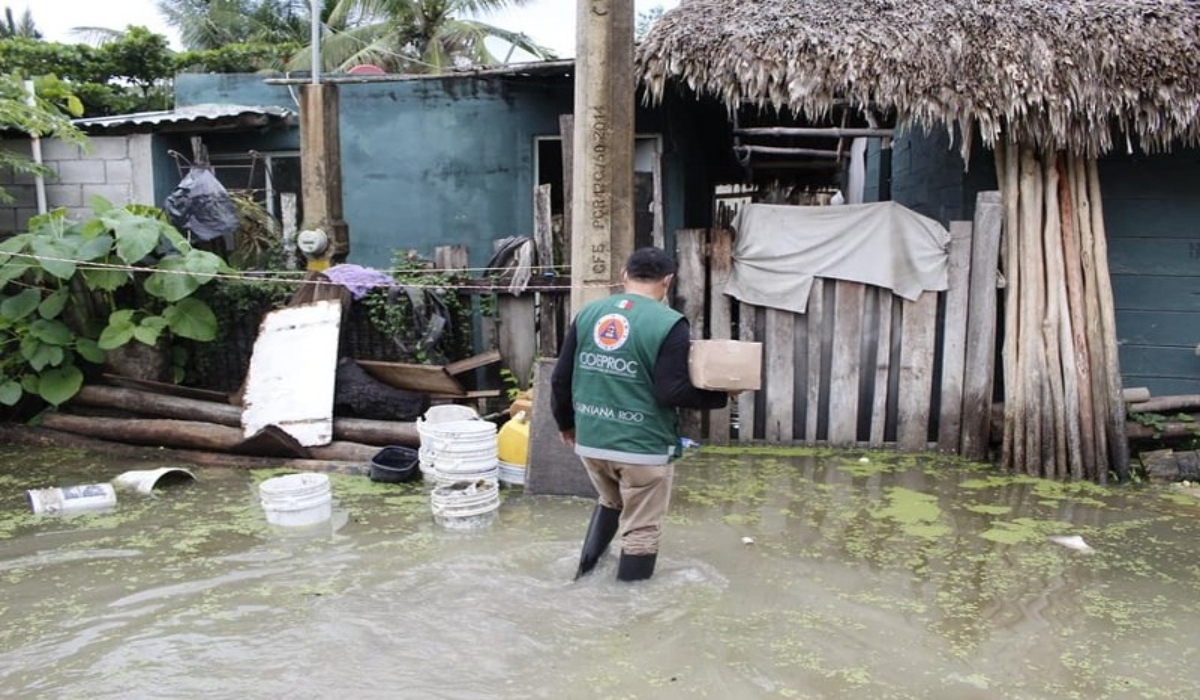 En Huay-Pix, 45 viviendas han sido afectadas y los propietarios se mantienen en ellas para resguardar sus pertenencias.