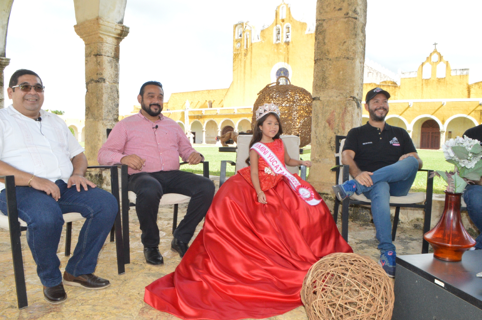 La niña representará a Yucatán en Mazatlán, Sinaloa La niña representará a Yucatán en Mazatlán, Sinaloa