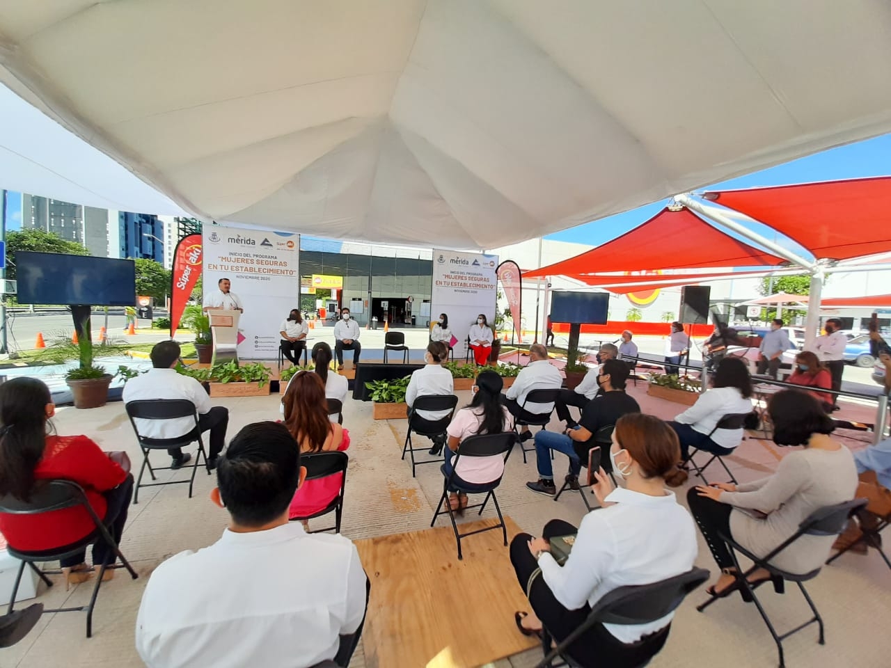 Comercios de Mérida implementarán el programa "Mujeres seguras en tu establecimiento"
